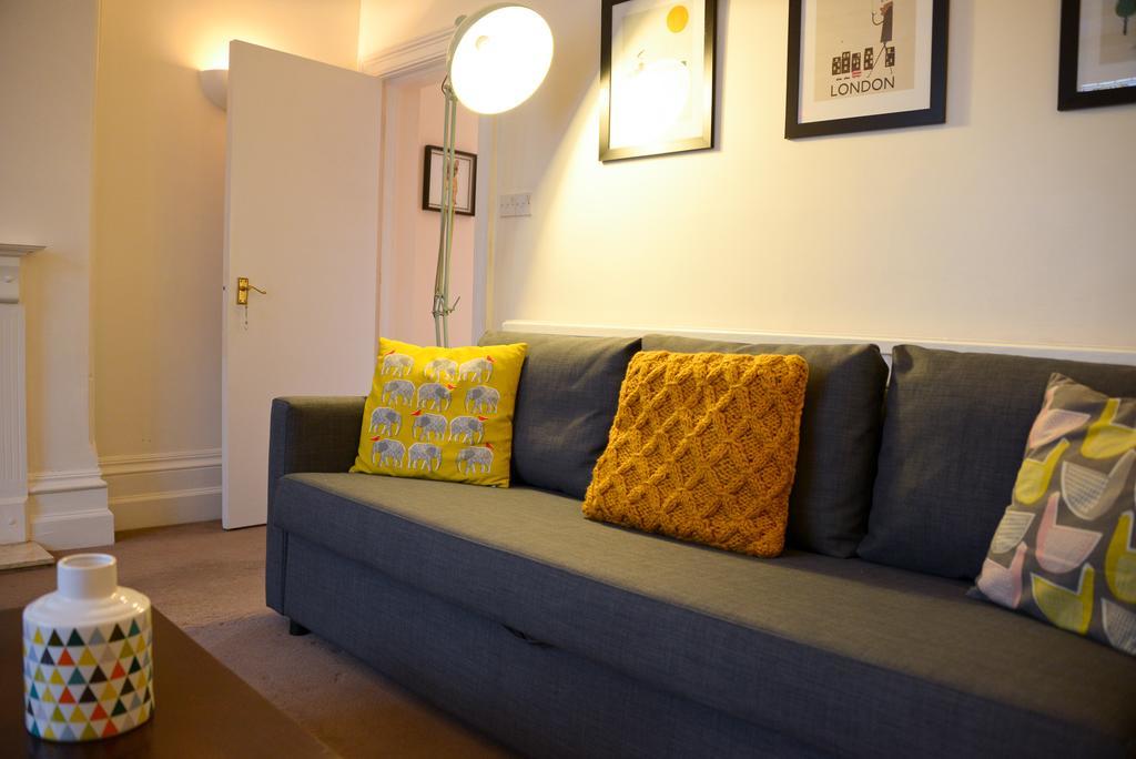 Queens Apartment Worthing Bagian luar foto
