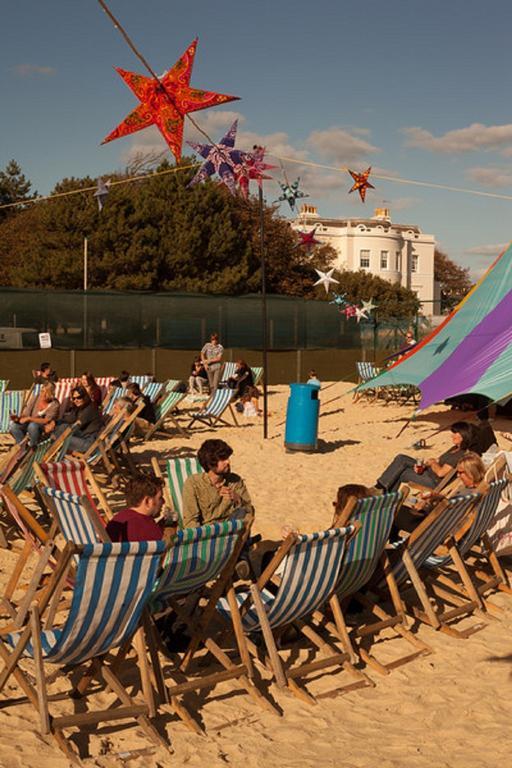 Queens Apartment Worthing Bagian luar foto