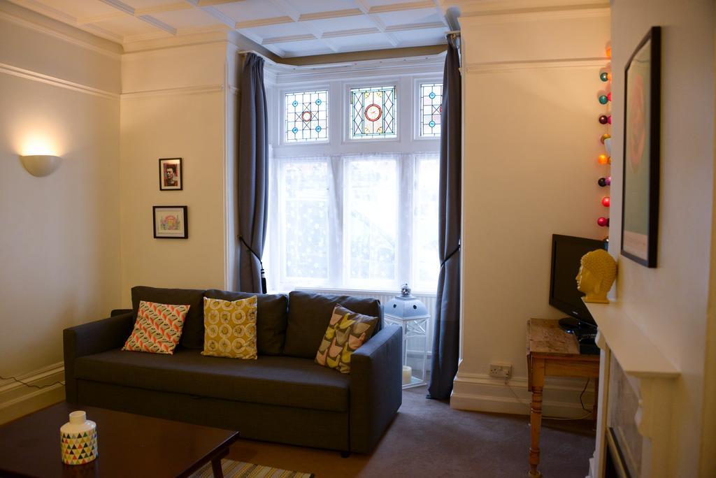 Queens Apartment Worthing Bagian luar foto