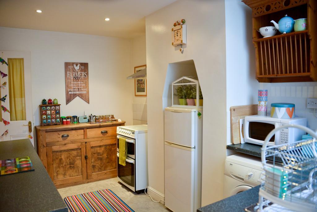 Queens Apartment Worthing Bagian luar foto