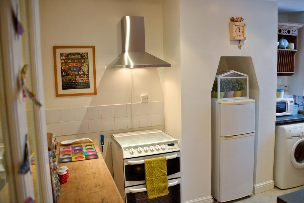 Queens Apartment Worthing Bagian luar foto