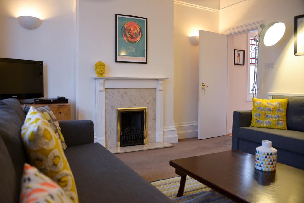 Queens Apartment Worthing Bagian luar foto
